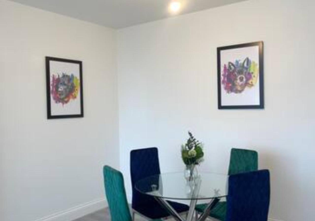 2 Bedroom Apartment - Flitwick - Contractor Friendly - Tourist Ready - Full Kitchen - Wifi - Smart Tv - Sofa Bed - Free Parking - Ideal For Short Or Long Stays Exterior foto