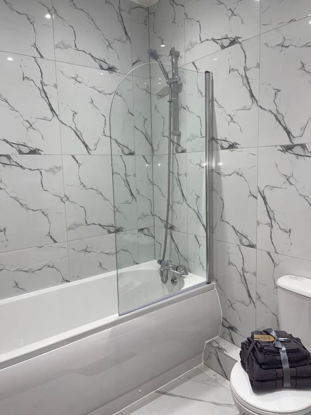 2 Bedroom Apartment - Flitwick - Contractor Friendly - Tourist Ready - Full Kitchen - Wifi - Smart Tv - Sofa Bed - Free Parking - Ideal For Short Or Long Stays Exterior foto