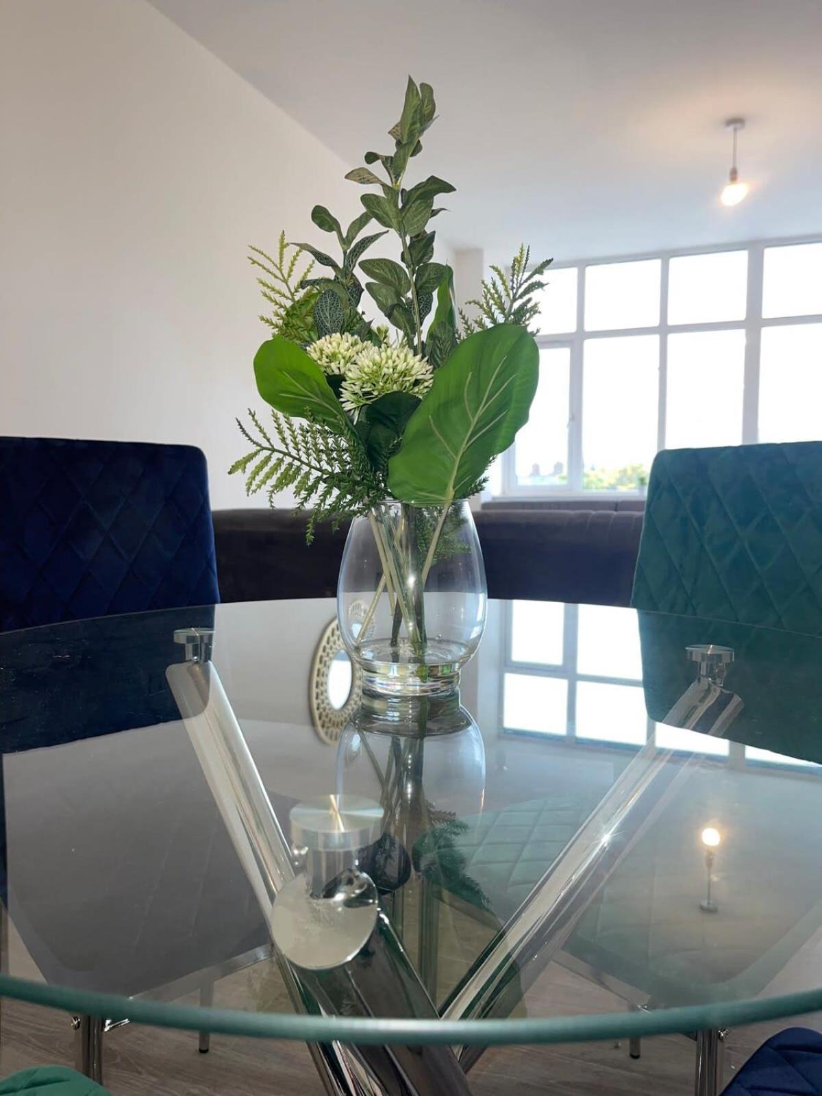 2 Bedroom Apartment - Flitwick - Contractor Friendly - Tourist Ready - Full Kitchen - Wifi - Smart Tv - Sofa Bed - Free Parking - Ideal For Short Or Long Stays Exterior foto