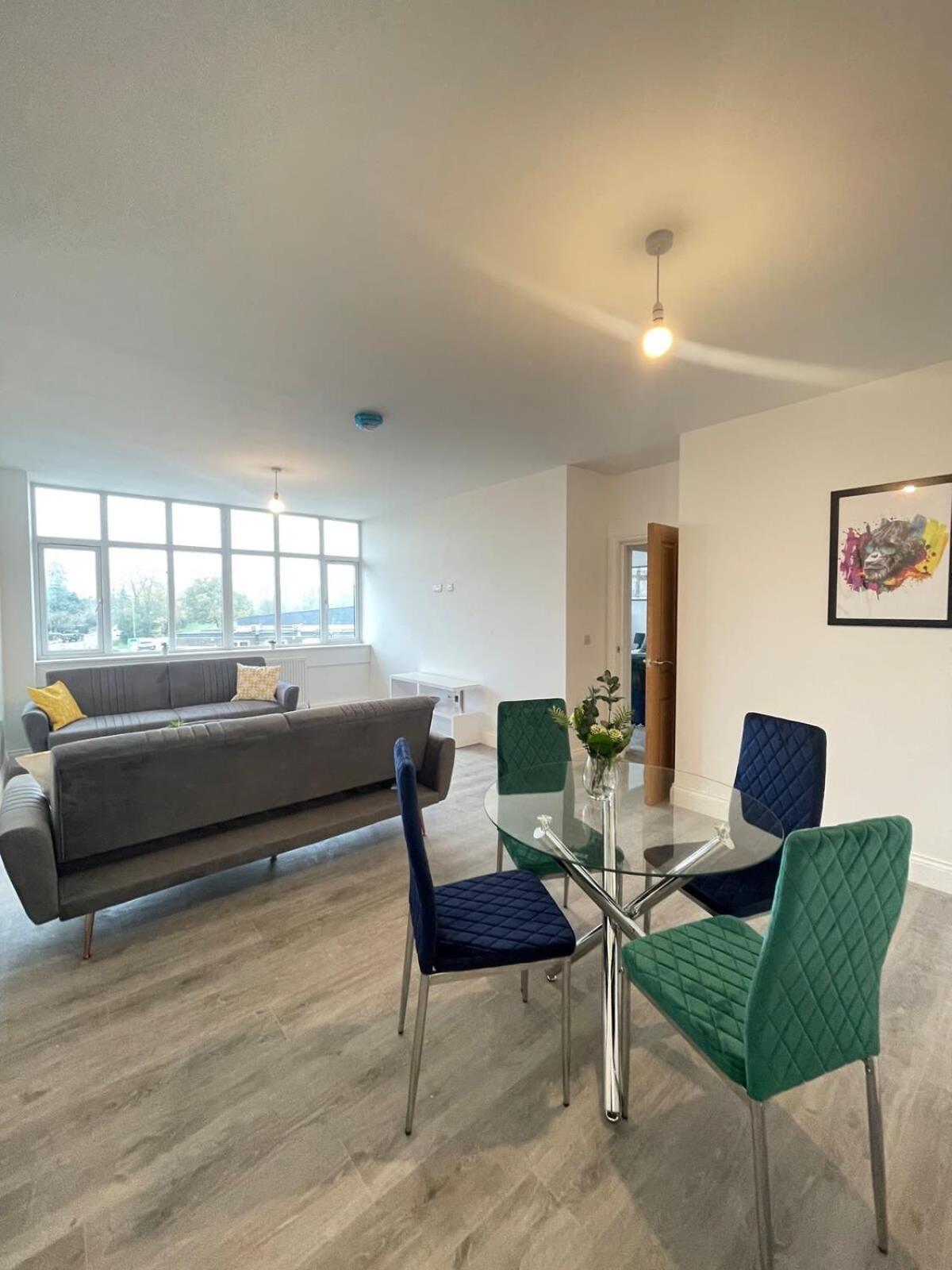 2 Bedroom Apartment - Flitwick - Contractor Friendly - Tourist Ready - Full Kitchen - Wifi - Smart Tv - Sofa Bed - Free Parking - Ideal For Short Or Long Stays Exterior foto